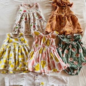Adorable baby girls dress set, size 3-6 months